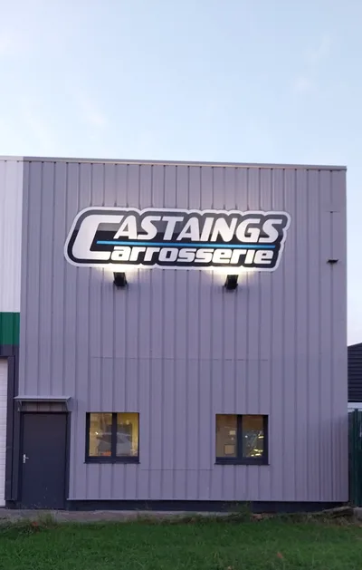 Devanture de Carrosserie Castaings