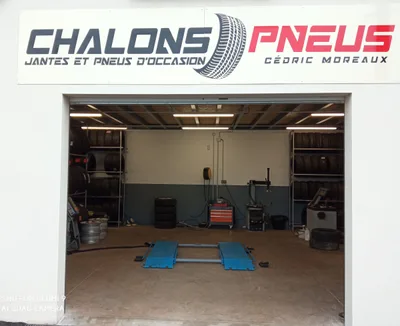 Devanture de CHALONS PNEUS