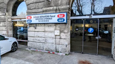 Devanture de Garage Bernardini