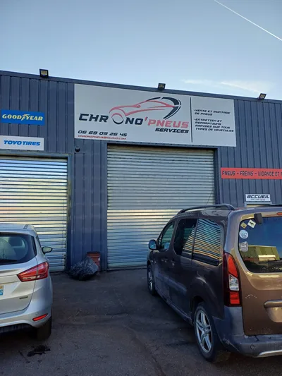 Devanture de Chrono pneus services