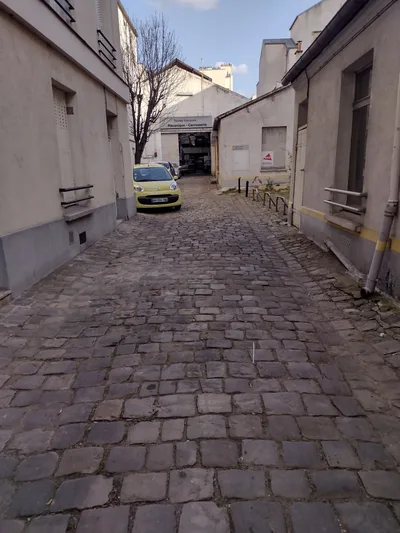 Devanture de MG Espace Lourmel