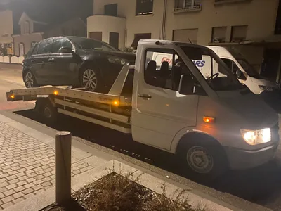 Devanture de SERVICE AUTO PNEUS ET MÉCANIQUE RGLASS