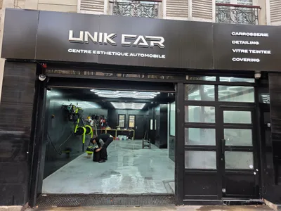 Devanture de UNIKCAR PARIS 7