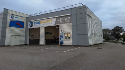 Devanture de AS Auto Sécurité Contrôle technique Cherbourg Parking Leclerc