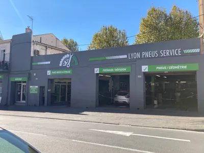 Devanture de Lyon pneus service Marseille