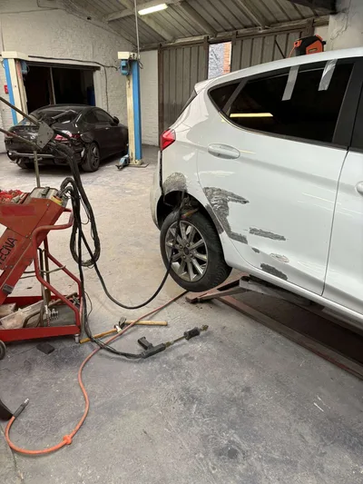 Devanture de MVA Carrosserie