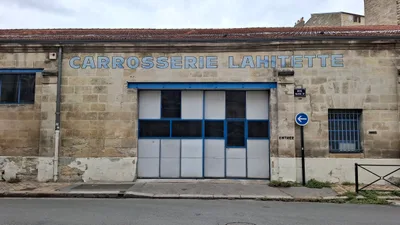 Devanture de Carrosserie Lahitette