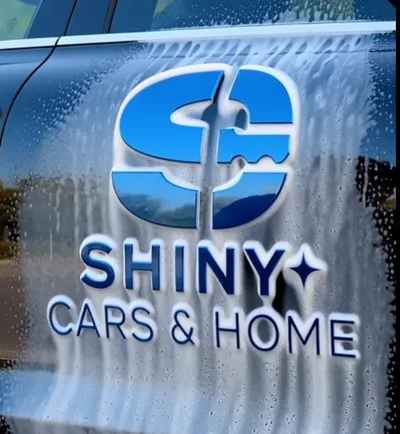Devanture de ShinyCars Paris