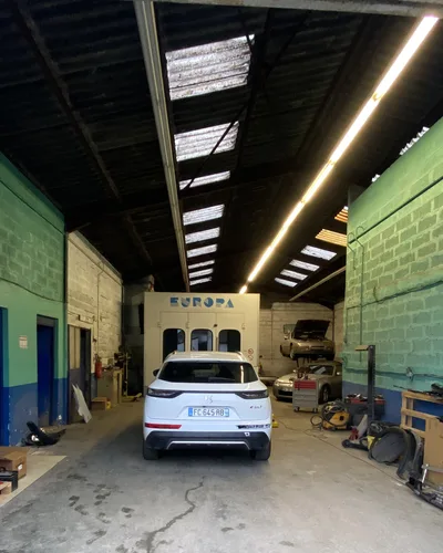 Devanture de Carrosserie Hamoise