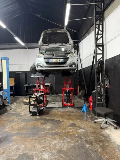 Devanture de AJ Motors