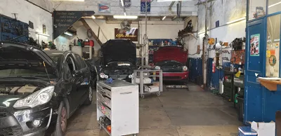 Devanture de Garage Carlotti
