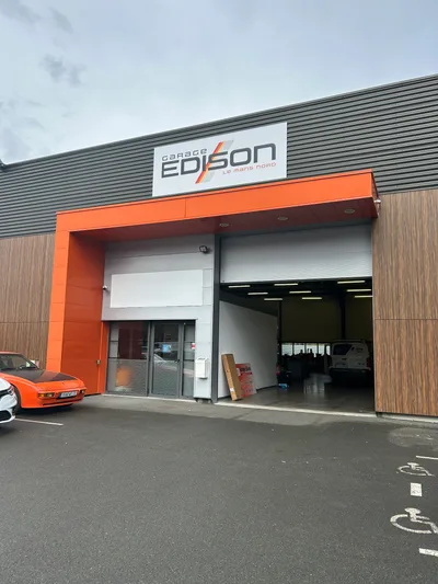 Devanture de Garage Edison 72