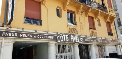 Devanture de Côté Pneus