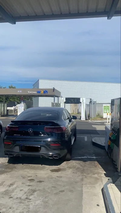 Devanture de Garage Automobile Français