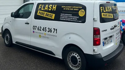 Devanture de FLASH PARE-BRISE