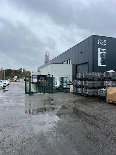 Devanture de Rouen Pneu Service