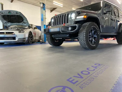 Devanture de Evocar - Atelier & Pièces Auto