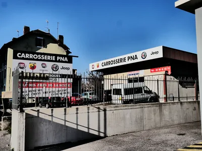 Devanture de PNA CARROSSERIE