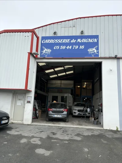 Devanture de CARROSSERIE POAU CARROSSERIE DE MAIGNON