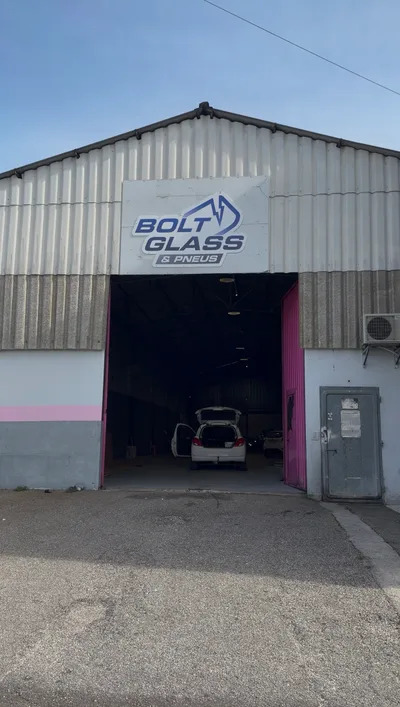 Devanture de Bolt Glass Alès