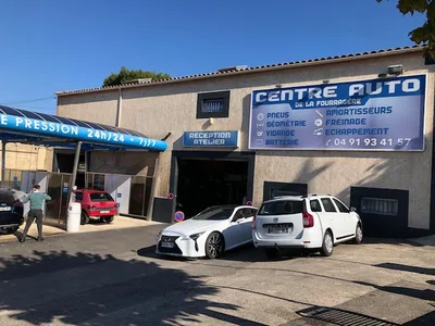 Devanture de Centre Auto de la Fourragère