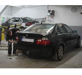 Devanture de Carrosserie de Pont de Vivaux