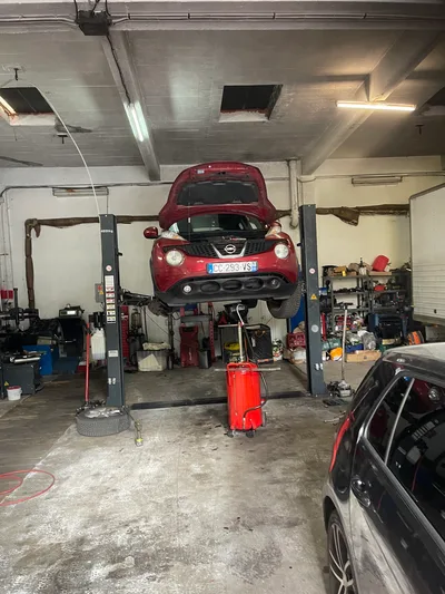 Devanture de Red-K Motors