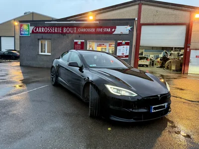 Devanture de Carrosserie Bout