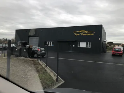 Devanture de Yan- Carrosserie