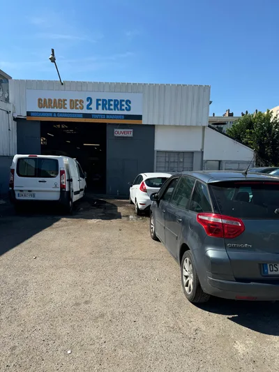 Devanture de LE GARAGE DES DEUX FRERES