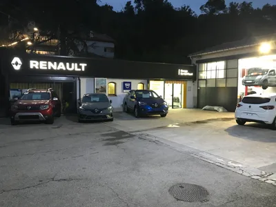 Devanture de Garage Du Val Fleuri