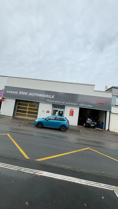 Devanture de Garage EMB AUTOMOBILE
