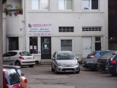 Devanture de Garage E.M.A 57