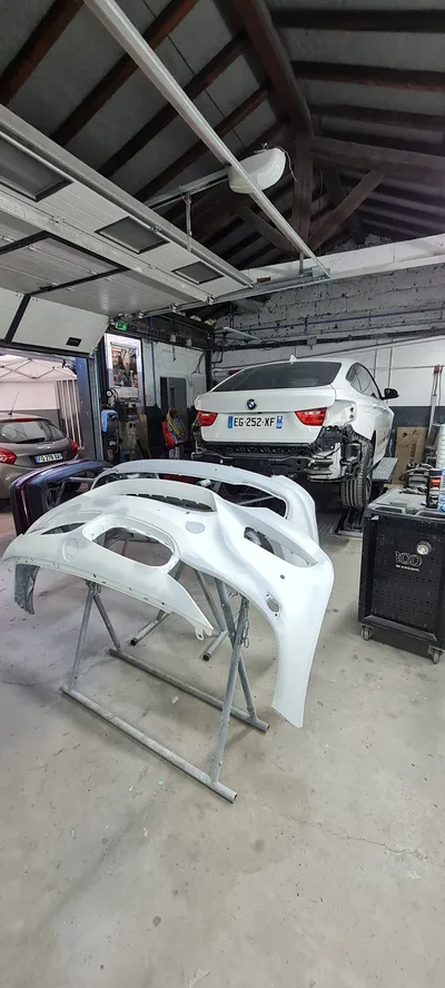 Devanture de RLE Carrosserie