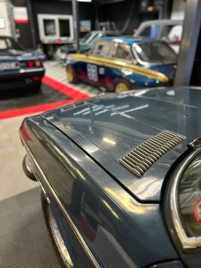 Devanture de Renaissance Automobile