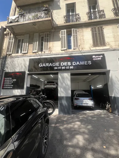 Devanture de Garage des Dames