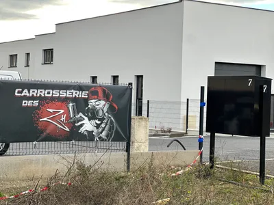 Devanture de Carrosserie des ZH