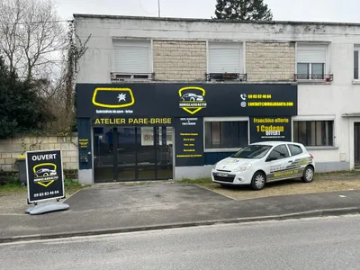 Devanture de MIRGLASSAUTO