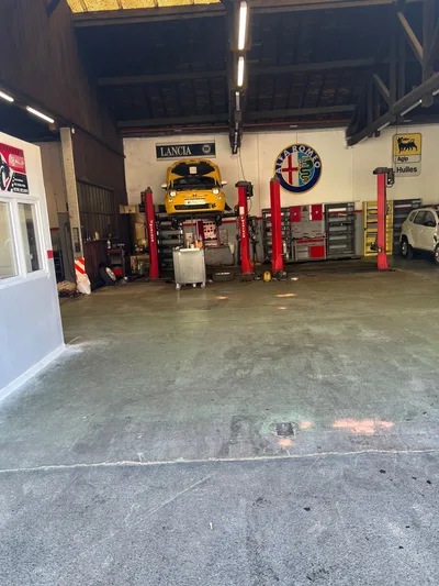 Devanture de Garage Minasi