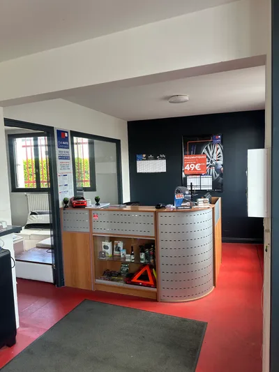 Devanture de Garage Des Deux-Sèvres