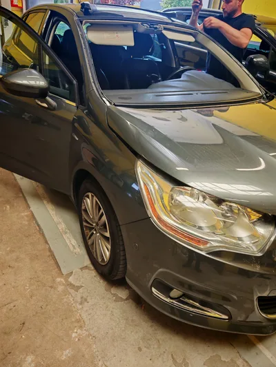 Devanture de MR.GLASSAUTO