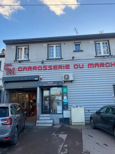 Devanture de Carrosserie du Marché