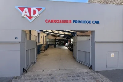 Devanture de Privilège Car