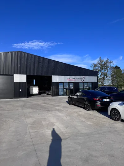 Devanture de ESD Garage