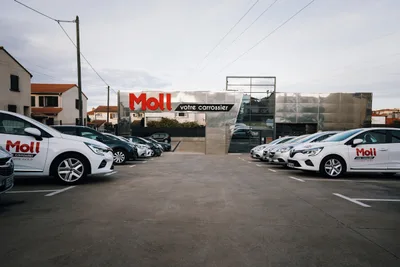 Devanture de Carrosserie Moll