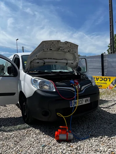 Devanture de Recharge Clim Auto Béziers