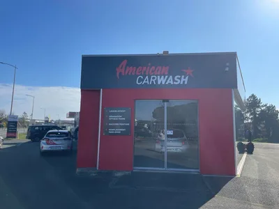 Devanture de American Car Wash