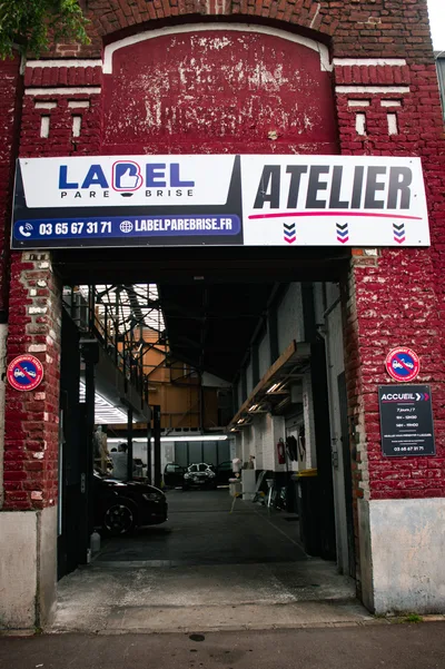 Devanture de Label Pare Brise