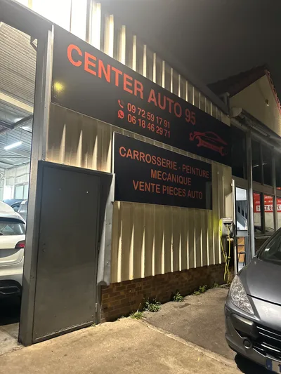 Devanture de center auto 95