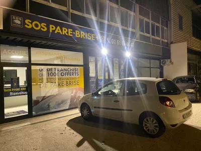 Devanture de GLASS EXPERTS PARE BRISE CORBEIL